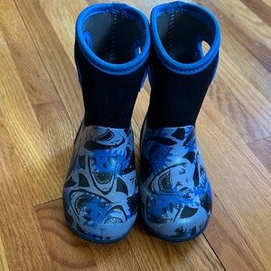 Bogs Toddler Blue Shark Print Boots